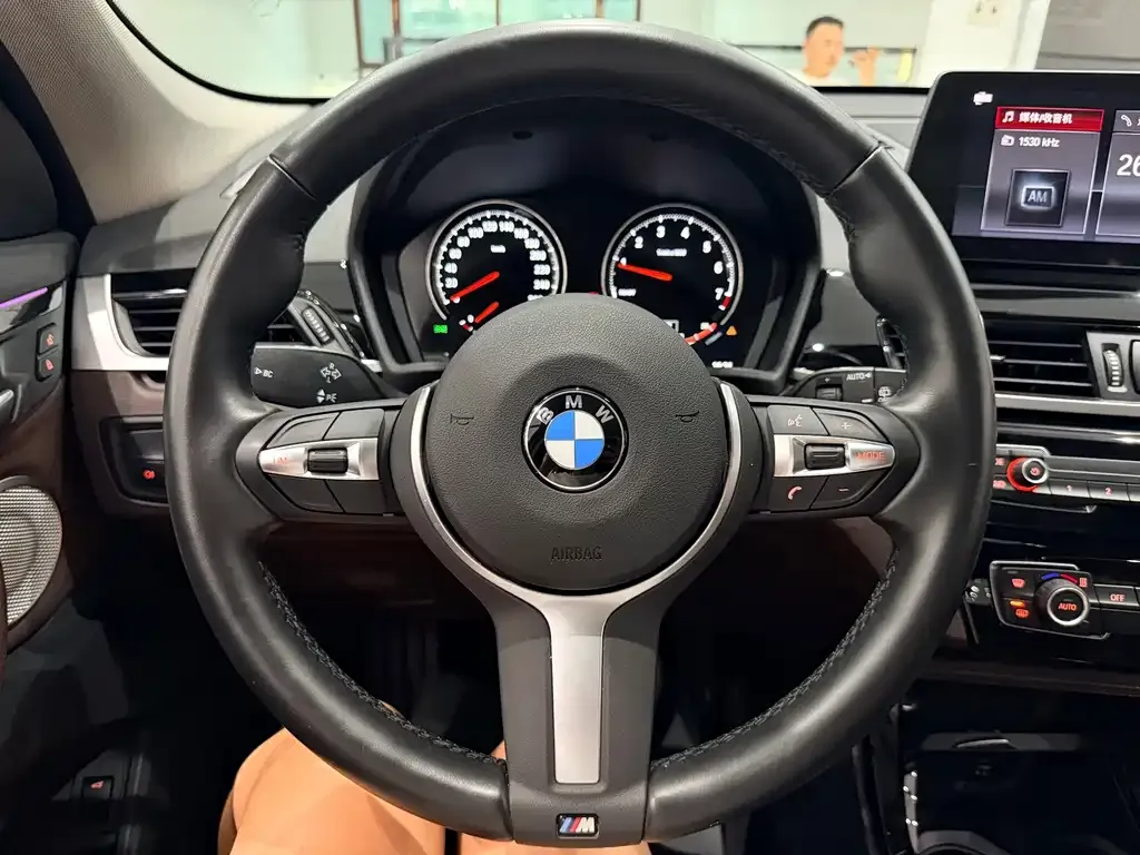 BMW X1 — фото 6