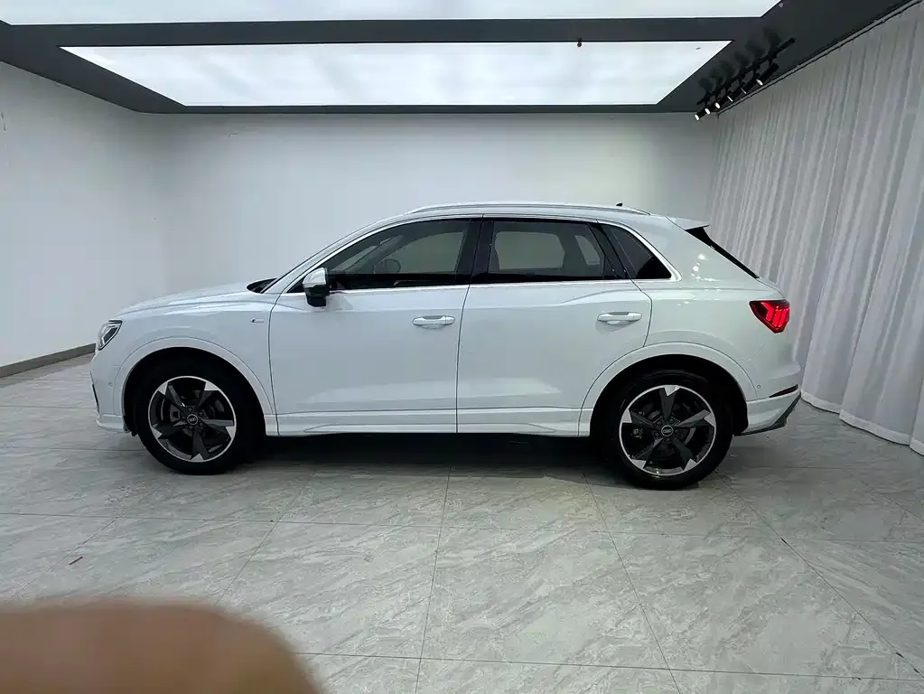 Audi Q3 — фото 9