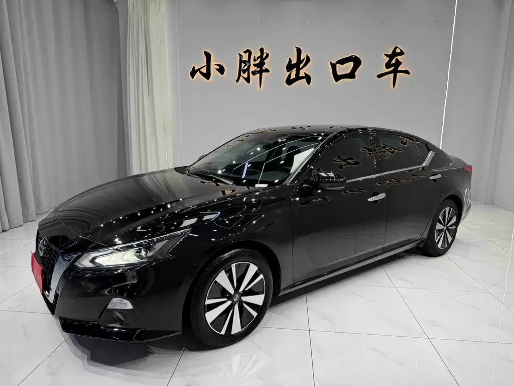Nissan Teana — фото 1