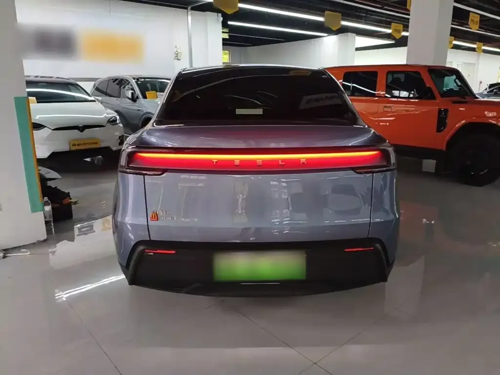 Tesla Model Y — фото 6