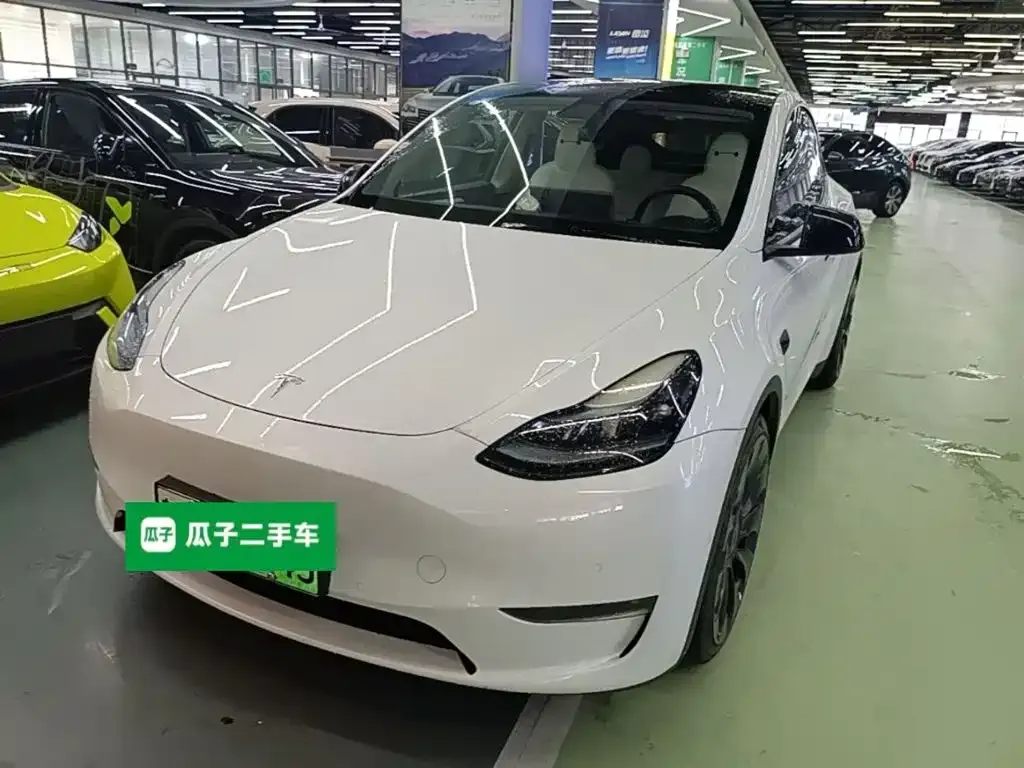 Tesla Model Y — фото 4