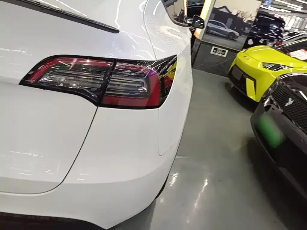 Tesla Model Y — фото 2