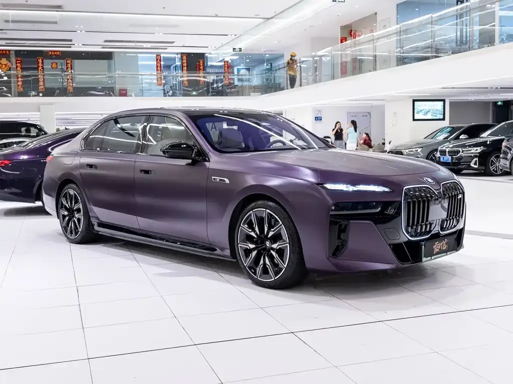 BMW M760Le — фото 10