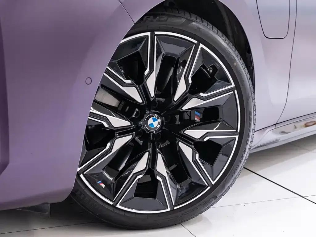 BMW M760Le — фото 3
