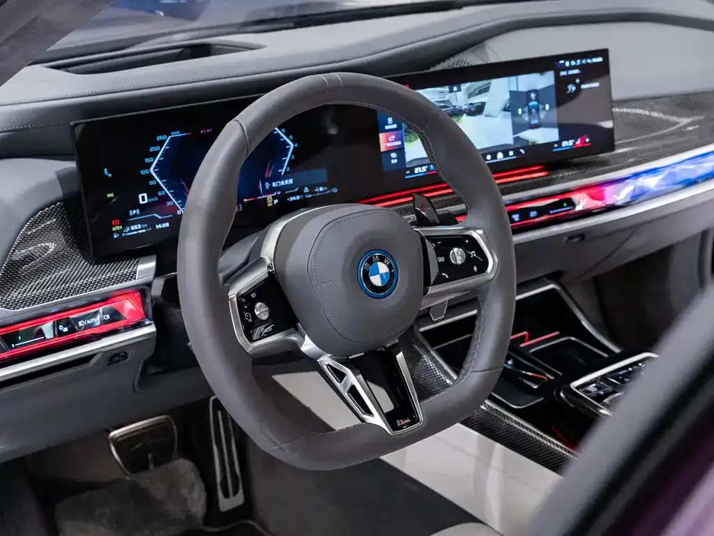 BMW M760Le — фото 9