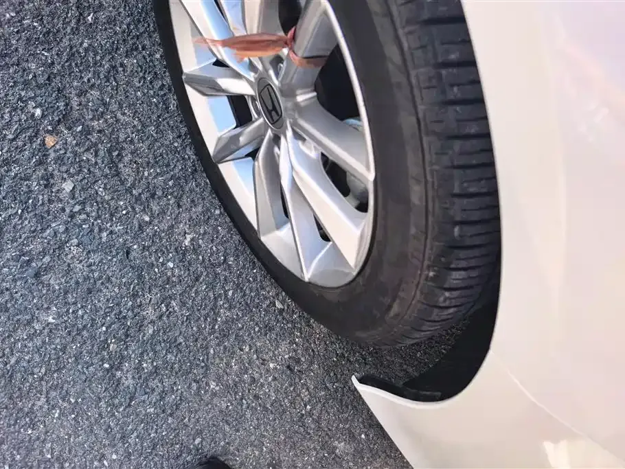 Honda Accord — фото 10