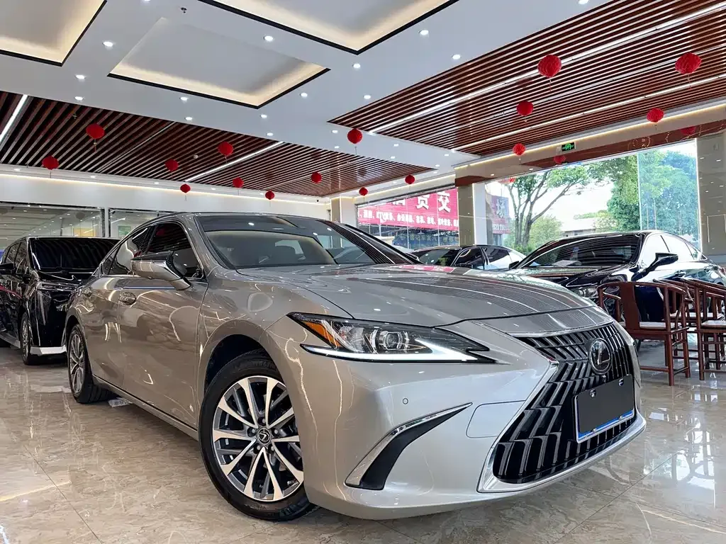 Lexus ES — фото 10