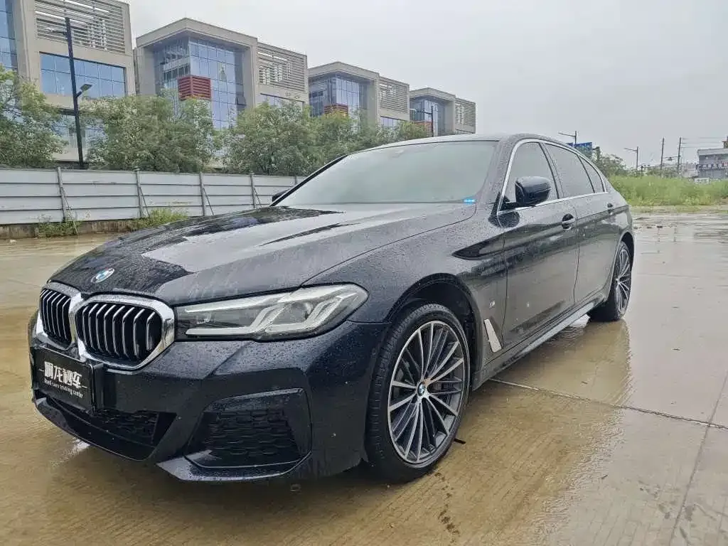 BMW 5 Series — фото 1