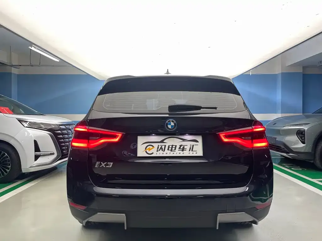 BMW iX3 — фото 6
