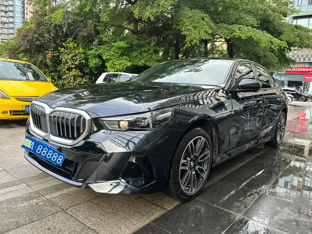 BMW 5 Series (Import) — фото 1