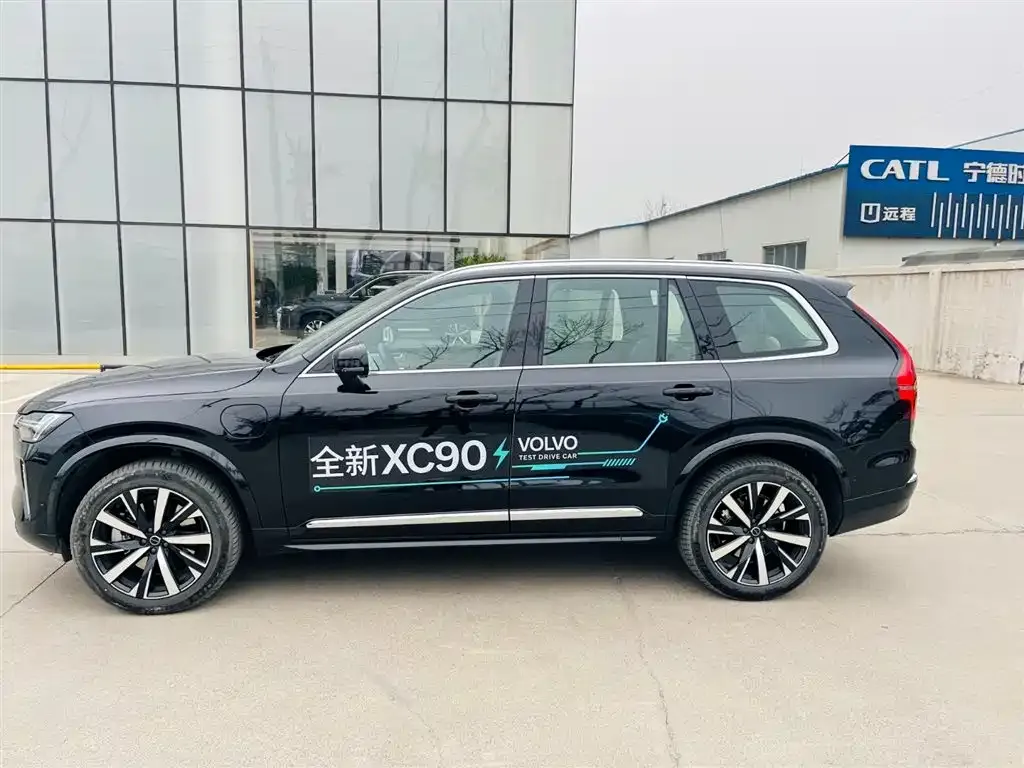 Volvo XC90 PHEV — фото 6