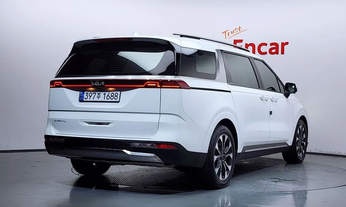 Kia Carnival — фото 4