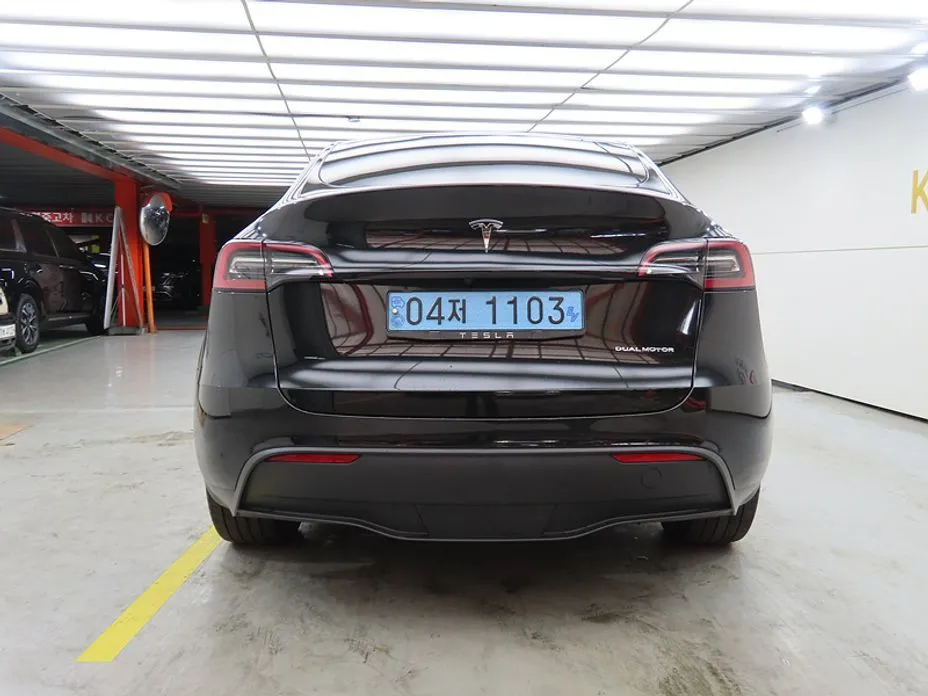 Tesla Model Y — фото 9