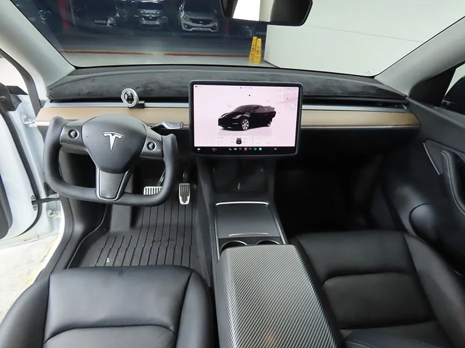 Tesla Model Y — фото 3