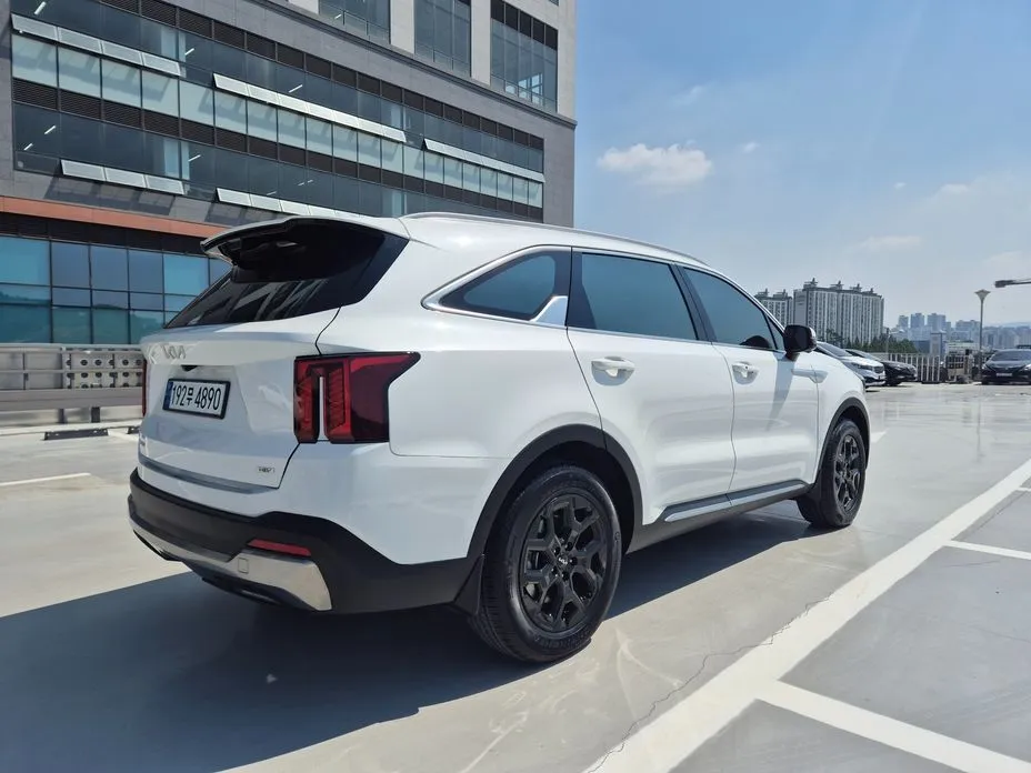 Kia Sorento — фото 7