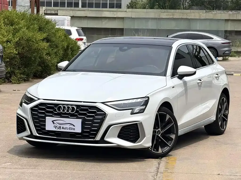 Audi A3 — фото 1