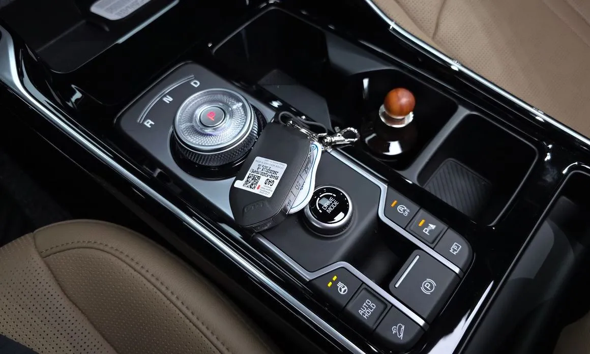 Kia Sorento — фото 9