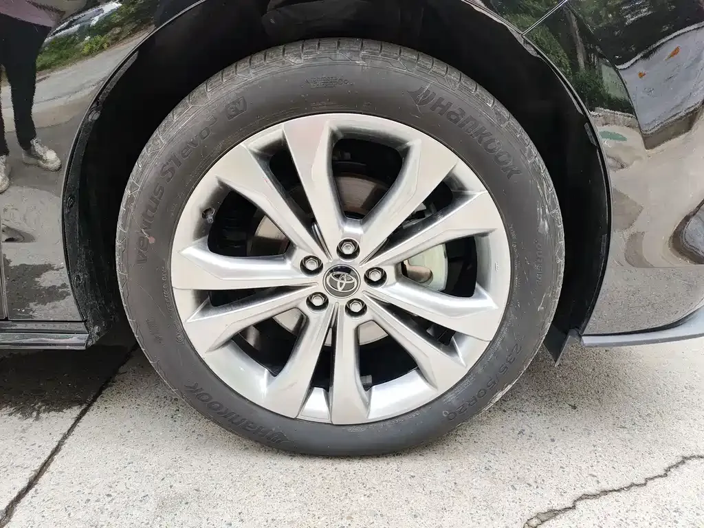 Toyota Sienna — фото 10