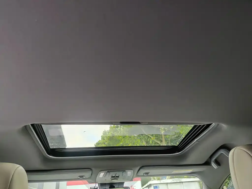 Toyota Sienna — фото 2