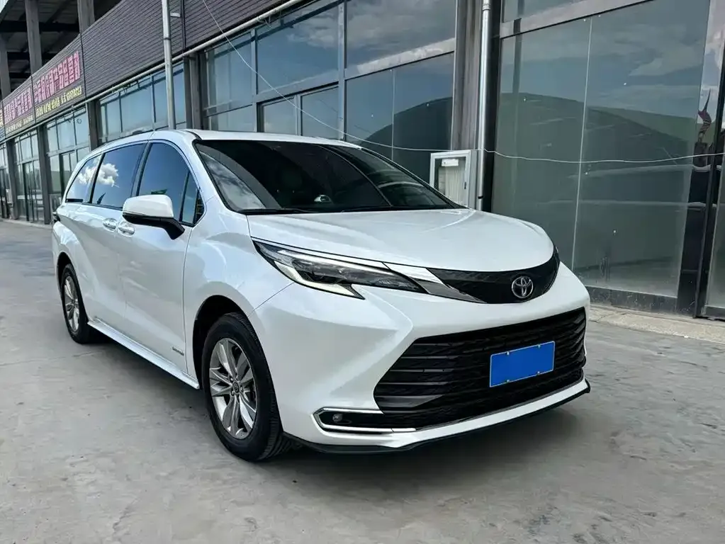 Toyota Sienna 2024 из CN, фото 4