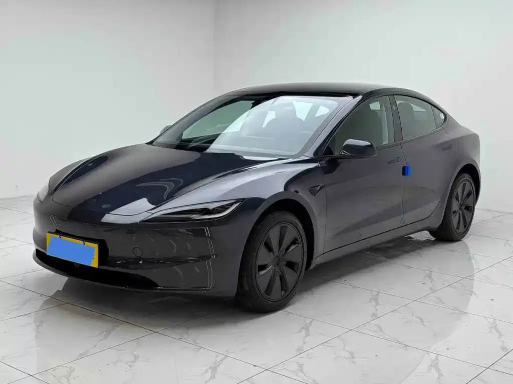 Tesla Model 3 — фото 1