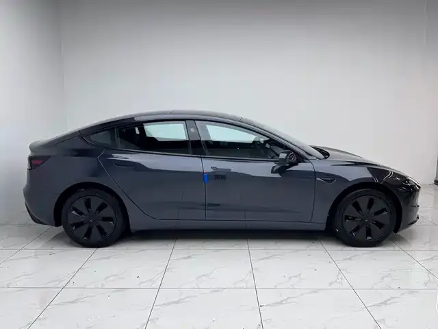 Tesla Model 3 — фото 3