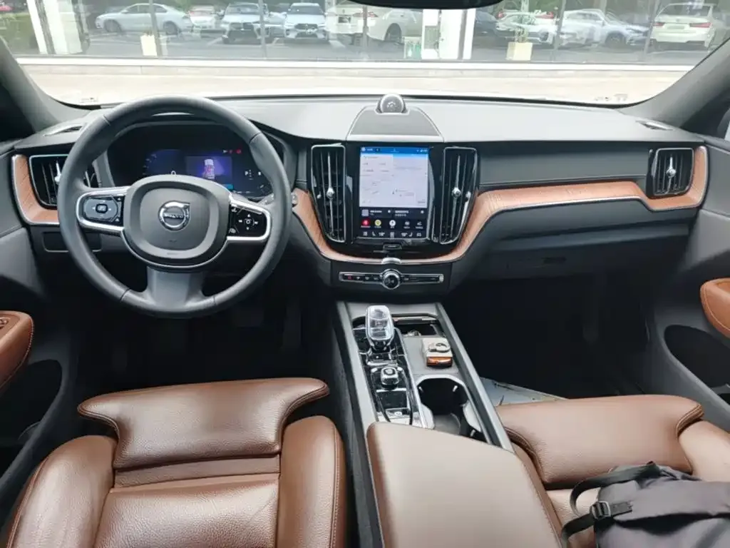 Volvo XC60 2024 из CN, фото 7