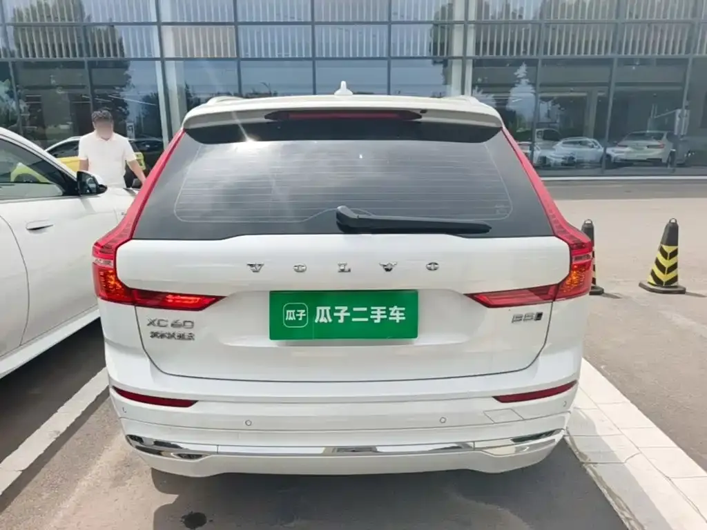 Volvo XC60 2024 из CN, фото 3
