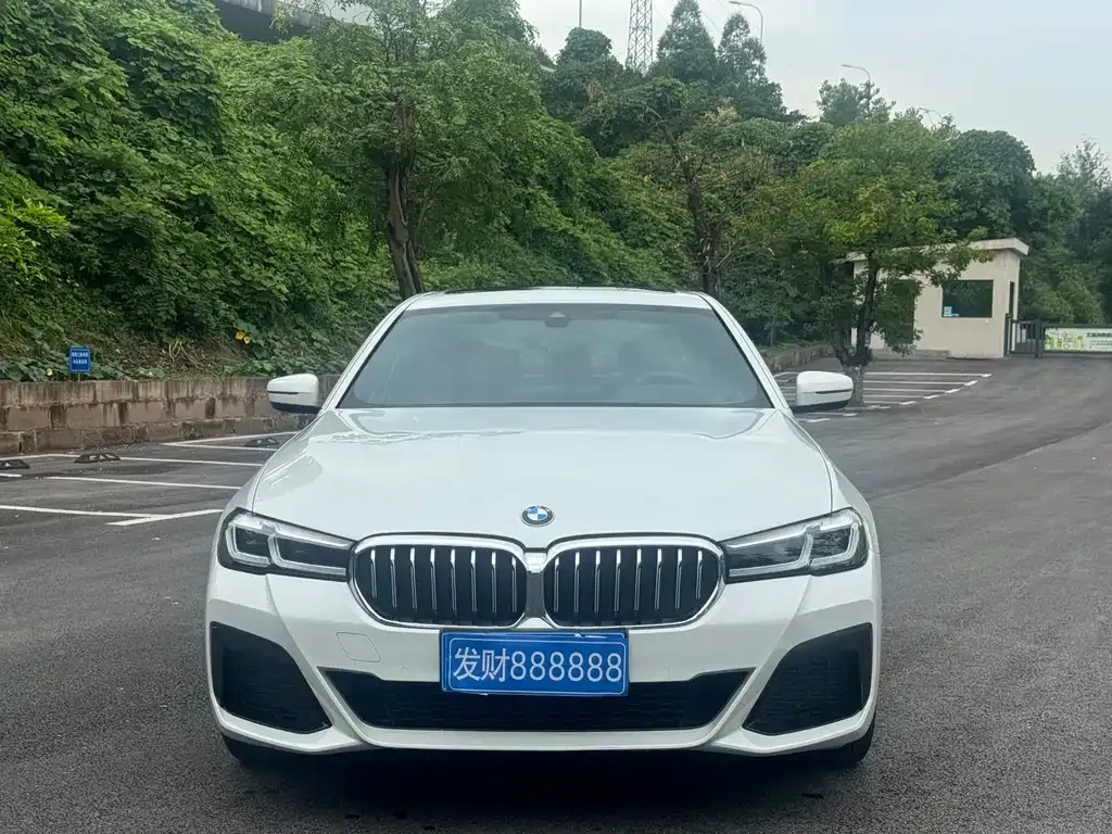 BMW 5 Series — фото 10