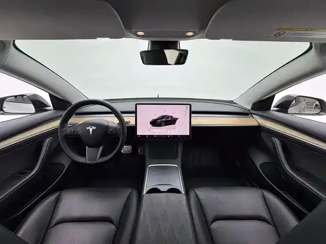 Tesla Model 3 — фото 5