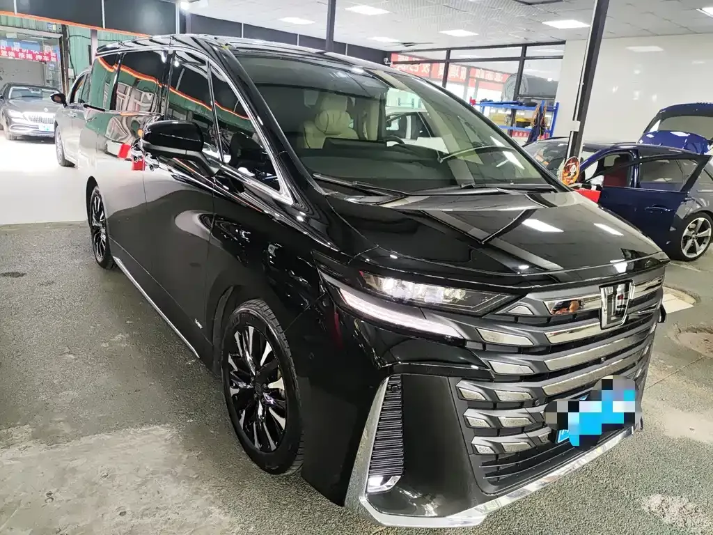 Toyota Vellfire — фото 7