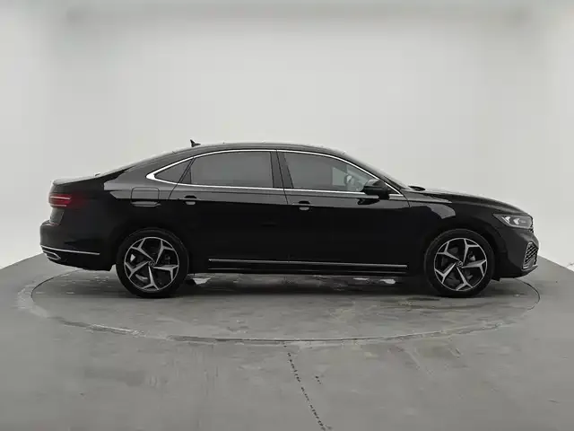 Volkswagen Passat — фото 2