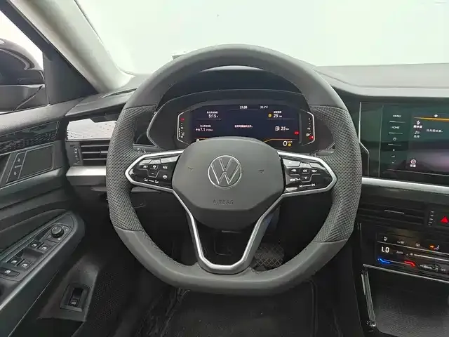 Volkswagen Passat — фото 10
