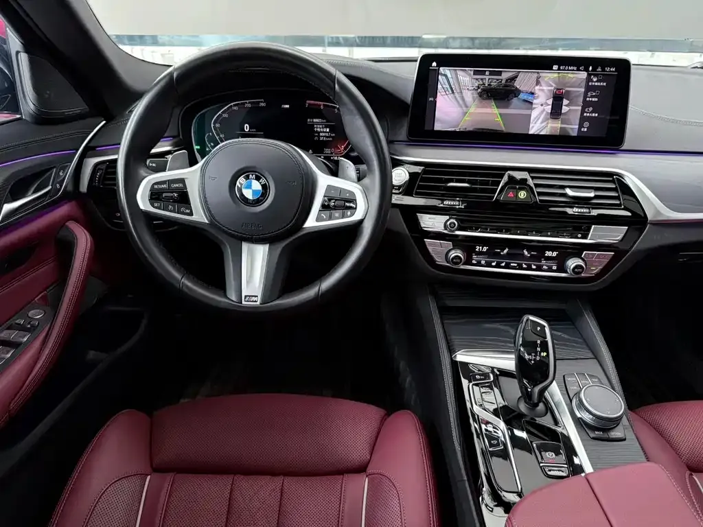 BMW 5 Series — фото 10