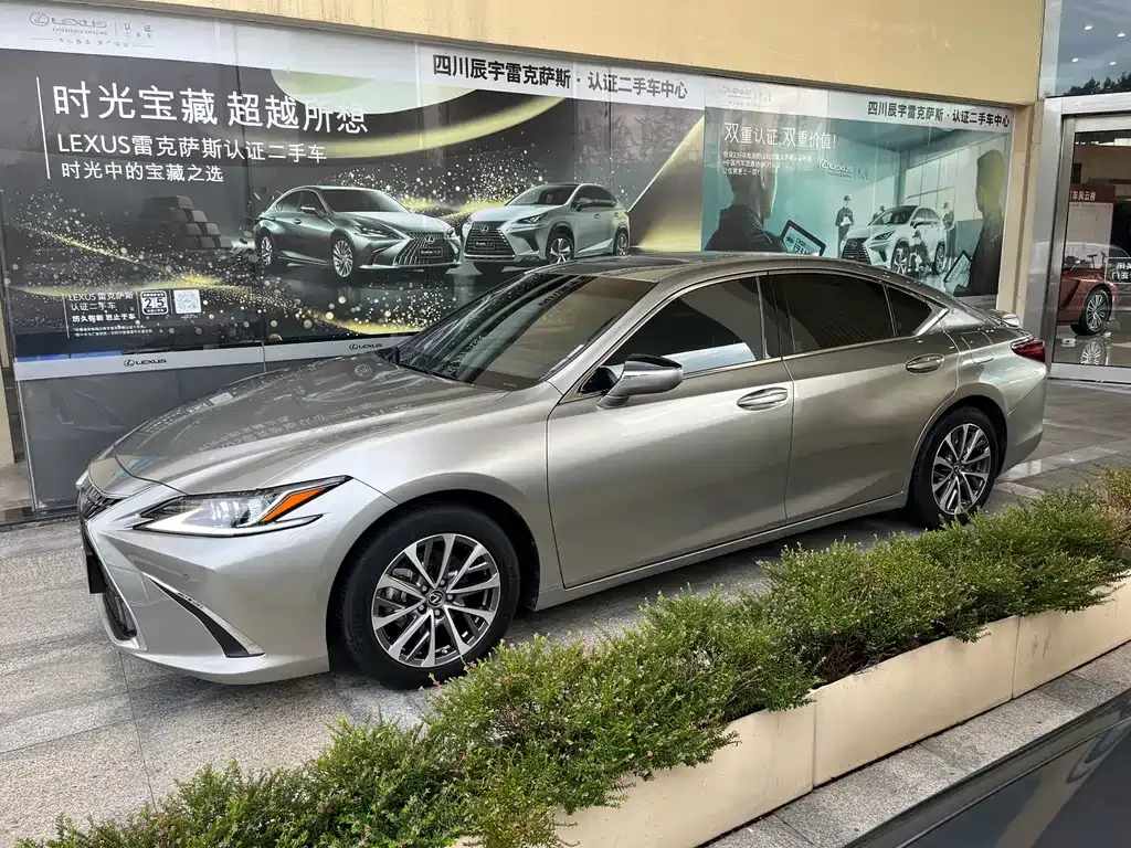 Lexus ES — фото 5
