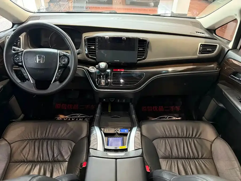Honda Odyssey — фото 10