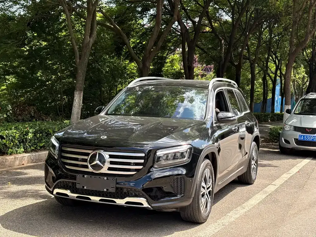 Mercedes-Benz GLB — фото 1