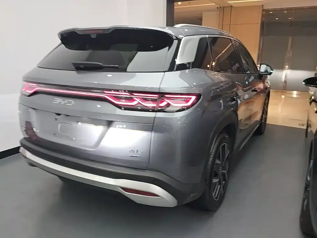 BYD L DM-i — фото 6