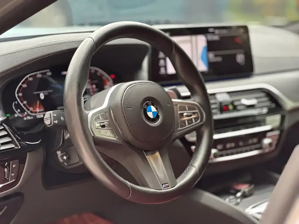 BMW 5 Series — фото 3