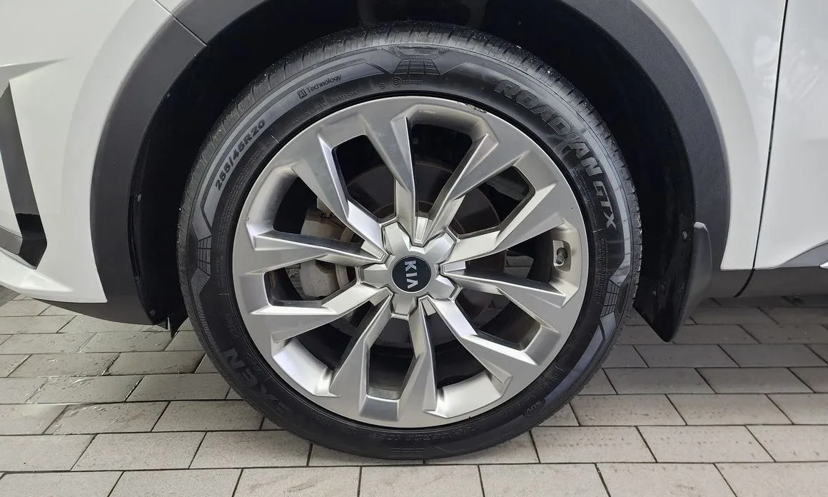 Kia Sorento — фото 6