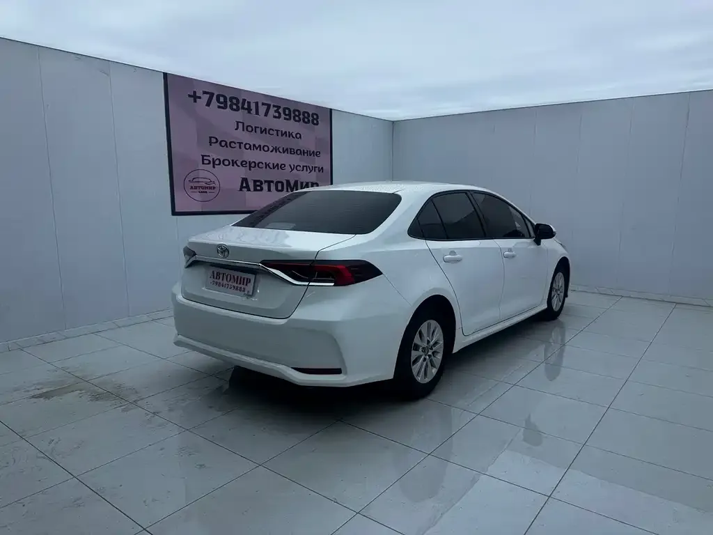 Toyota Corolla — фото 5