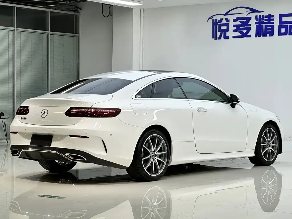 Mercedes-Benz E-Class (Import) — фото 9