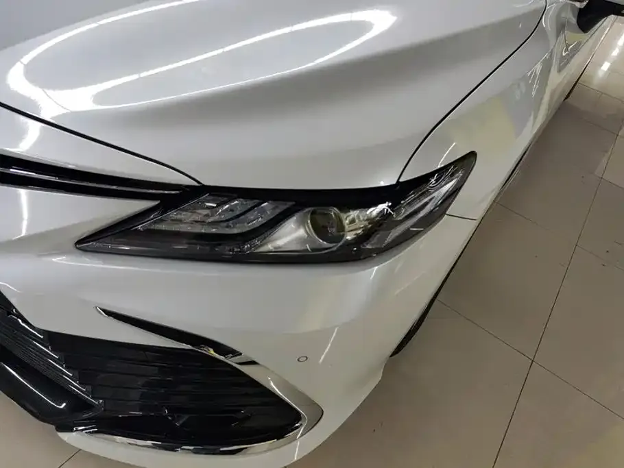 Toyota Camry — фото 6