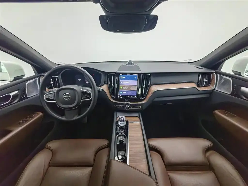 Volvo XC60 2024 из CN, фото 3