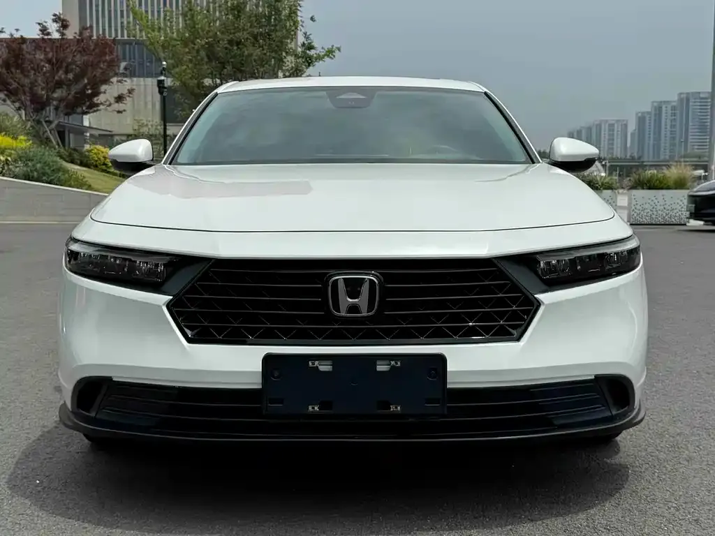 Honda Accord — фото 8