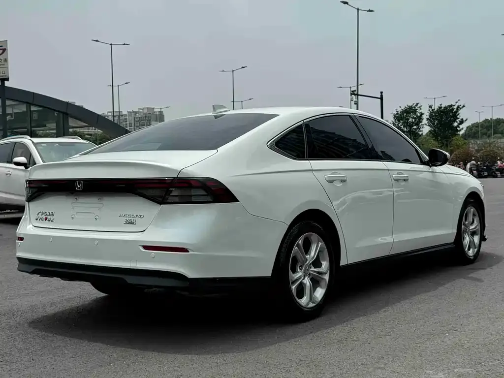 Honda Accord — фото 3