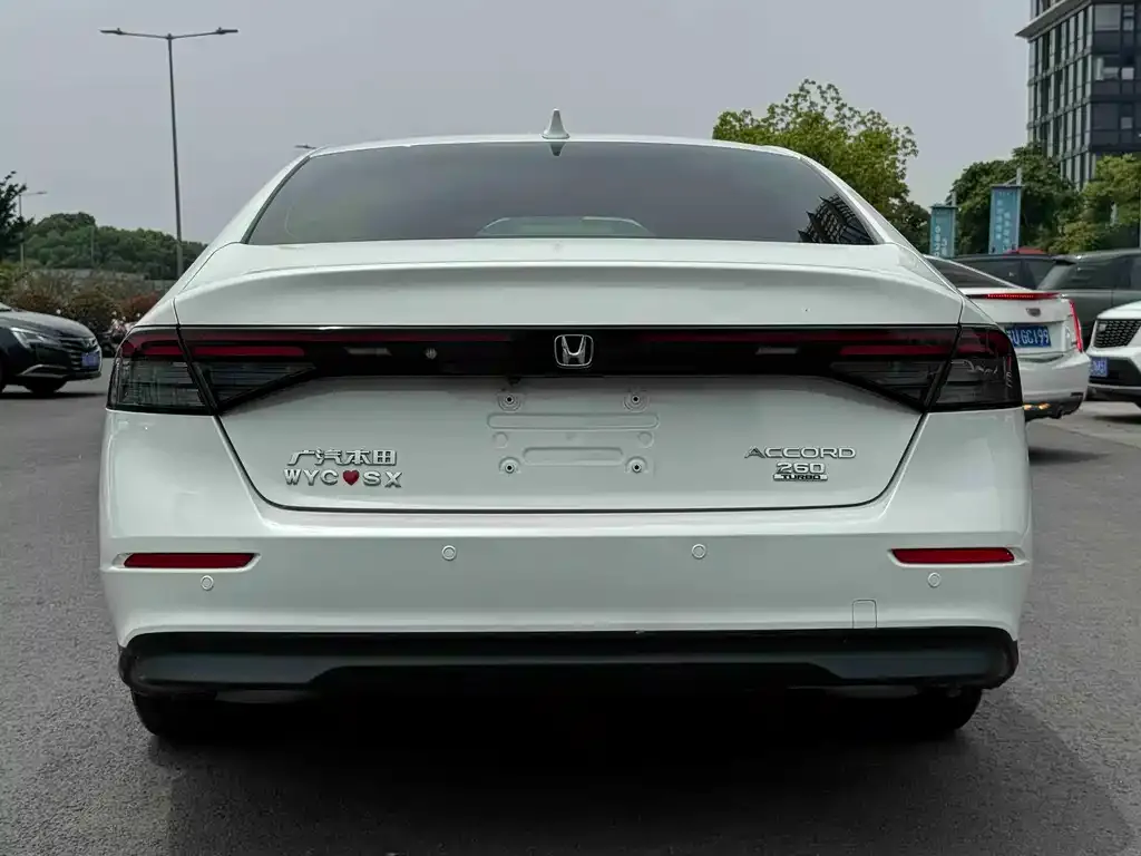 Honda Accord — фото 4