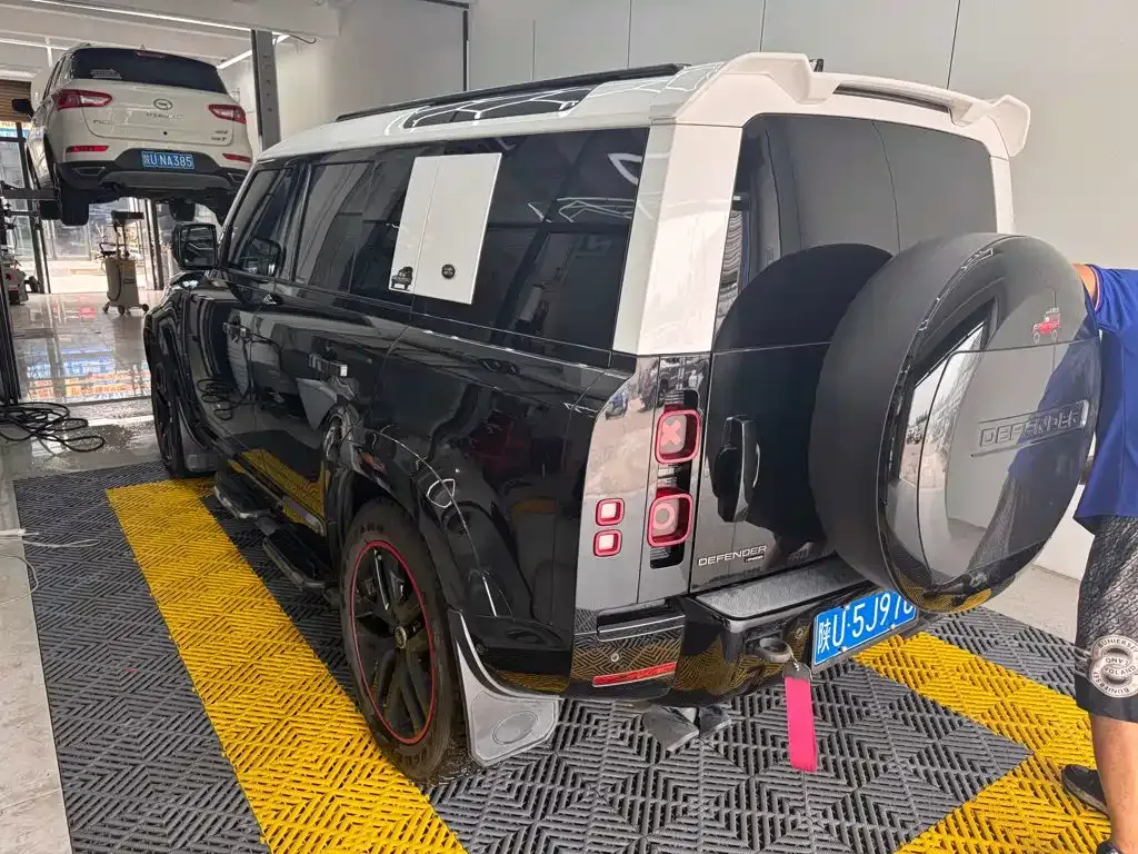 Land Rover Defender — фото 7