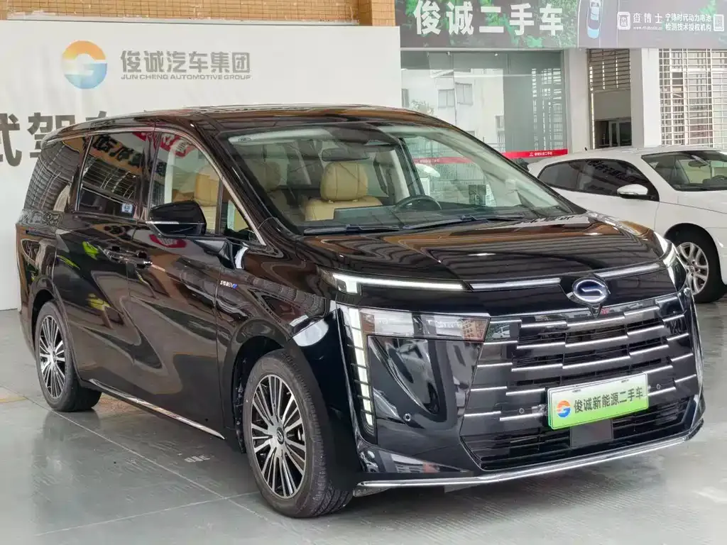 GAC Motor 传祺E8 PHEV — фото 4
