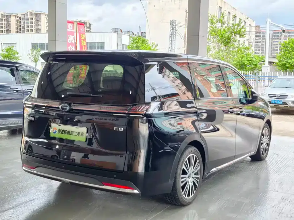 GAC Motor 传祺E8 PHEV — фото 8